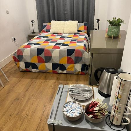 King Azim Court Daire Londra Dış mekan fotoğraf