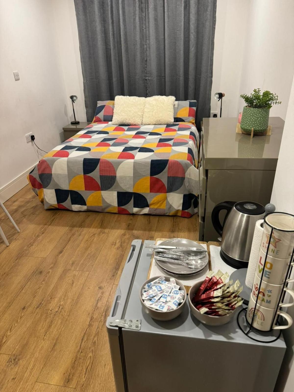 King Azim Court Daire Londra Dış mekan fotoğraf